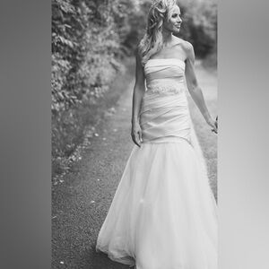 VERA WANG Chic Strapless Timeless beauty Bridal Gown